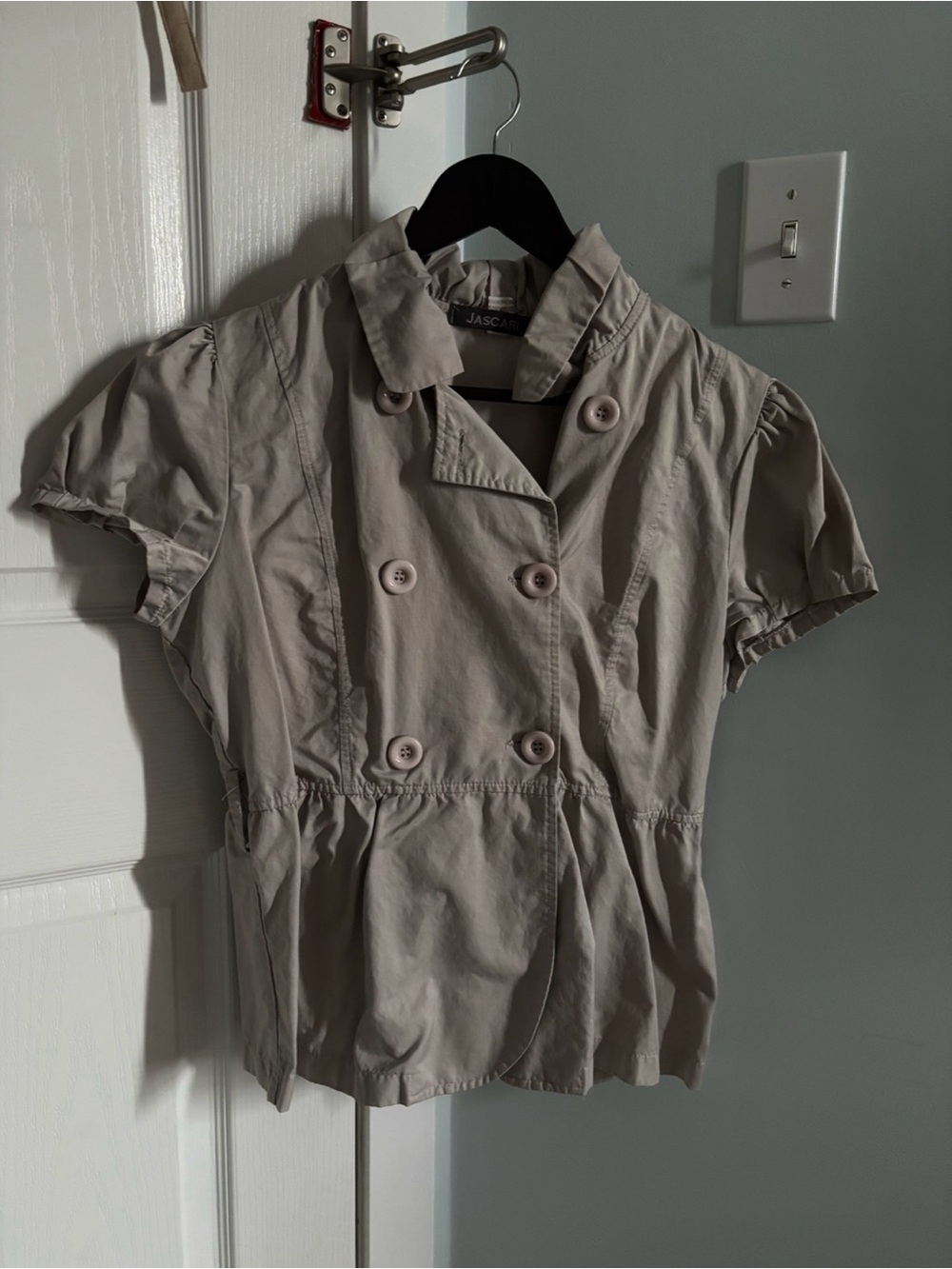Jascar Taupe Short-Sleeve Double-Breasted Jacket